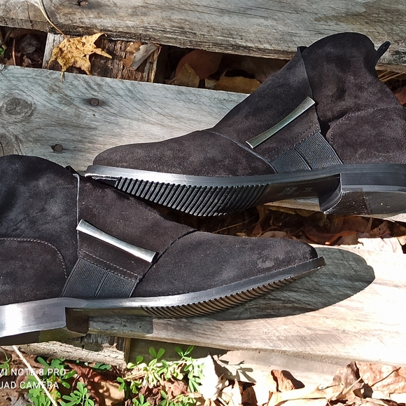 Johnston & Murphy Lola Suede Almond Toes ankle boots (EUC) - Picture 1 of 15